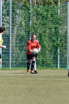 Bild 41 - B-Juniorinnen Pokalfinale SV Henstedt Ulzburg - SG Holstein Sued : 2:0